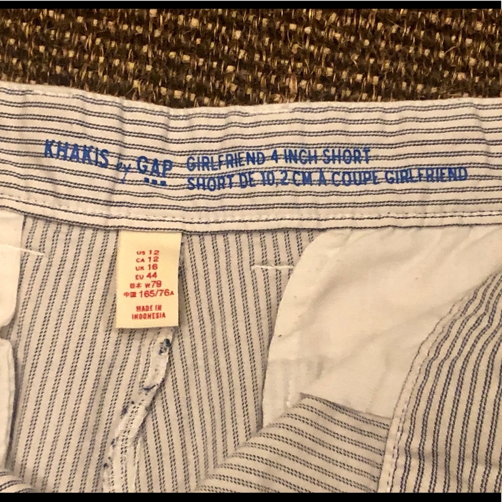 Gap blue and white striped khaki shorts - Picture 3 of 4